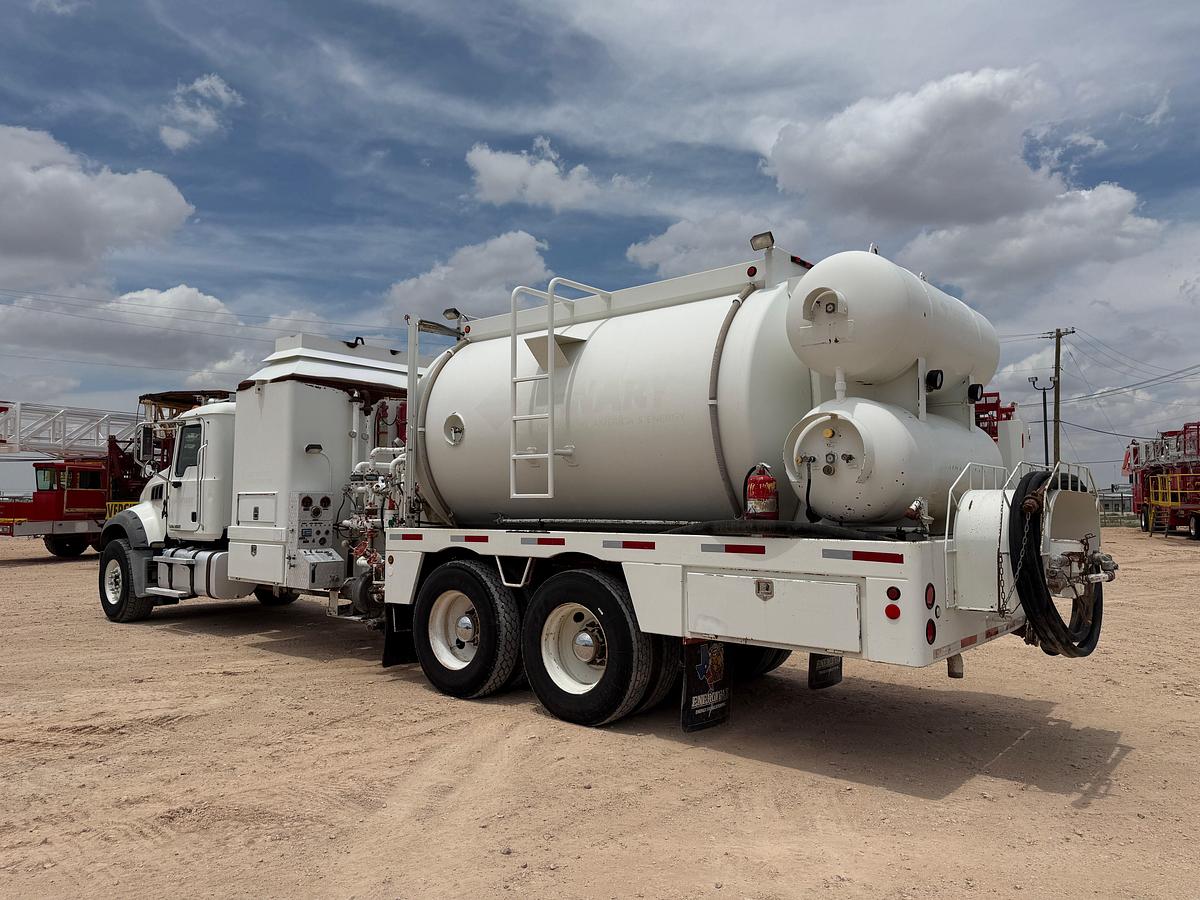 Used 2011 MACK GRANITE T/A DAYCAB HOT OIL TRUCK
