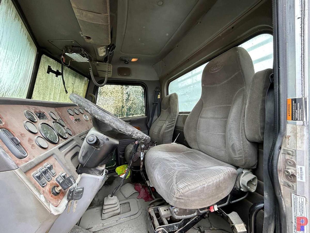 Used 2006 PETERBILT 379 TRI AXLE 45K LBS. WINCH TRUCK