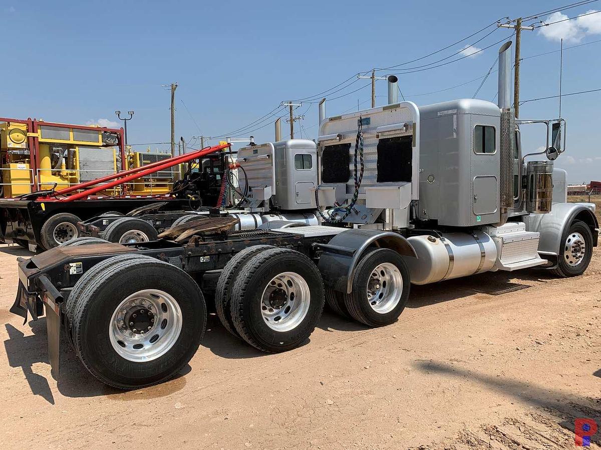 Used 2013 PETERBILT 388 TRI AXLE SLEEPER HAUL TRUCK