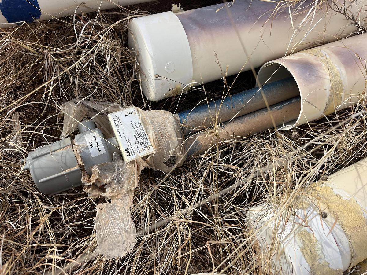 Used (8) UNUSED TOTAL FLOW 7100 LIQUID TANK LEVEL SENSORS