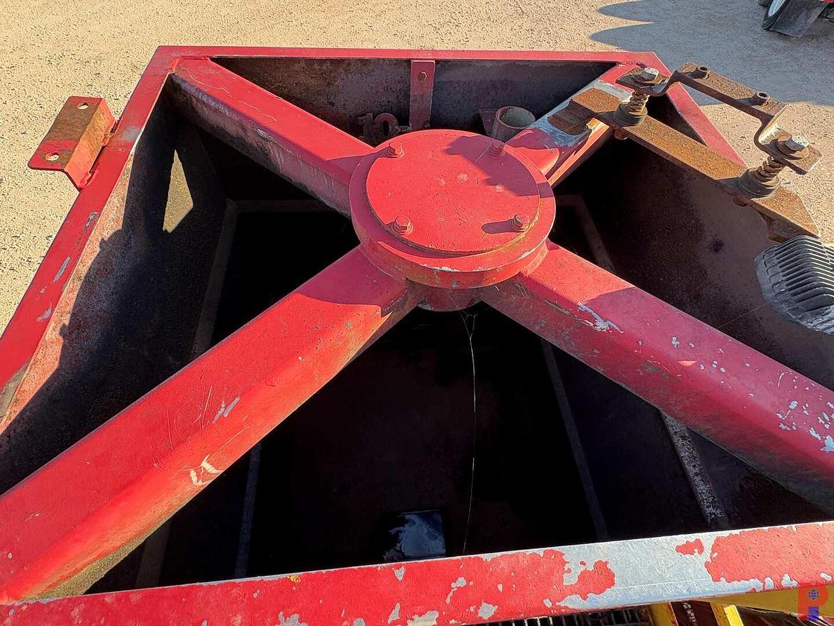 Used 2011 BLACKSTONE TRAILER MFG 3-AXLE FRAC PUMP TRAILER