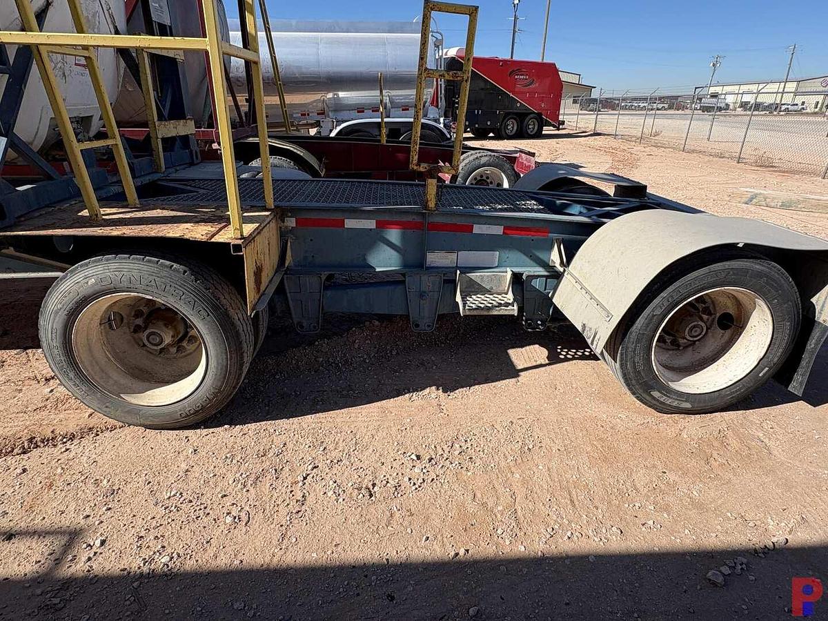 Used 2005 REINKE TRAILERS T/A CHEMICAL TRANSPORT TRAILER