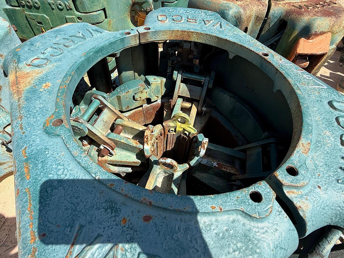Used LOT W/ (3) VARCO 350-TON SLIP TYPE SPIDER CASING ELEVATORS