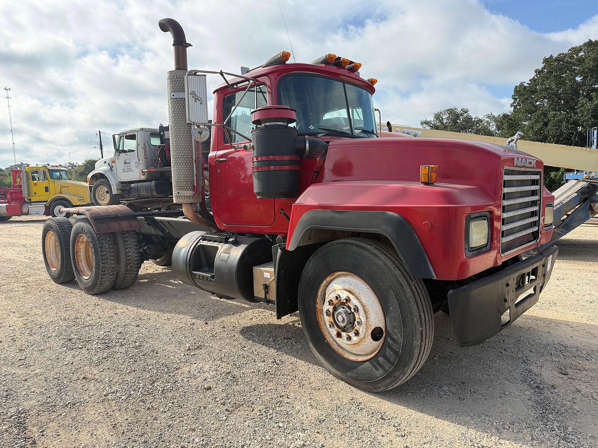 Used 1993 MACK RD690S T/A  DAYCAB TRUCK TRACTOR