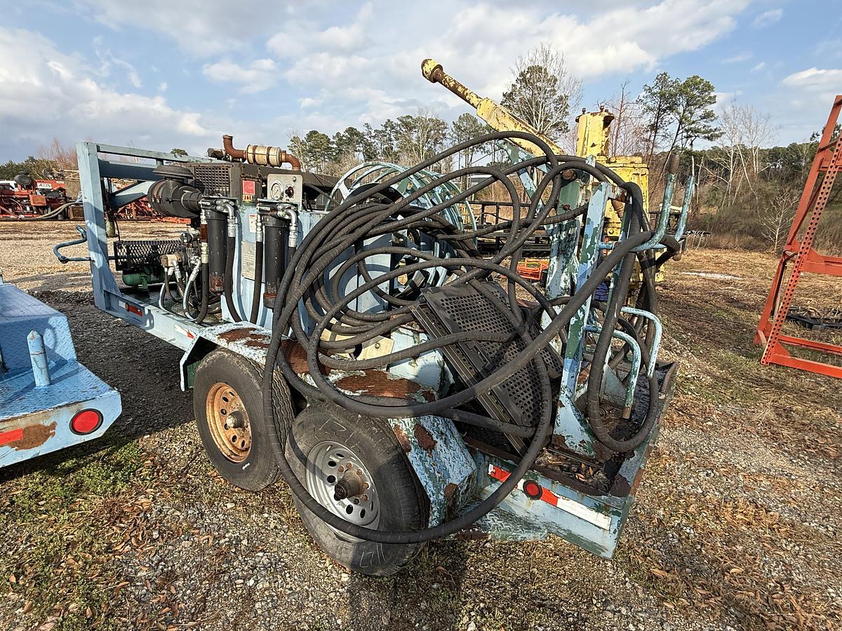 Used LOGAN 85-TON POWER SWIVEL P/B CUMMINS MTD ON 2009 AMERITRAIL GOOSENECK TRAILER