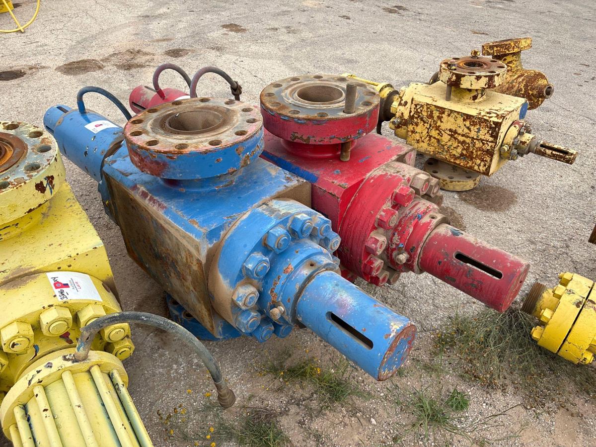 Used (2x$) 7-1/16” 10K hydraulic frac valves