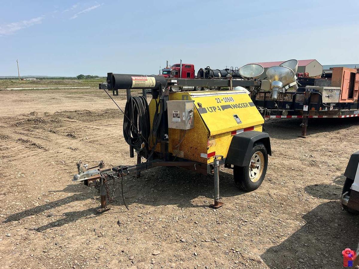 Used WACKER LTP 4 BULB PORTABLE LIGHT TOWER
