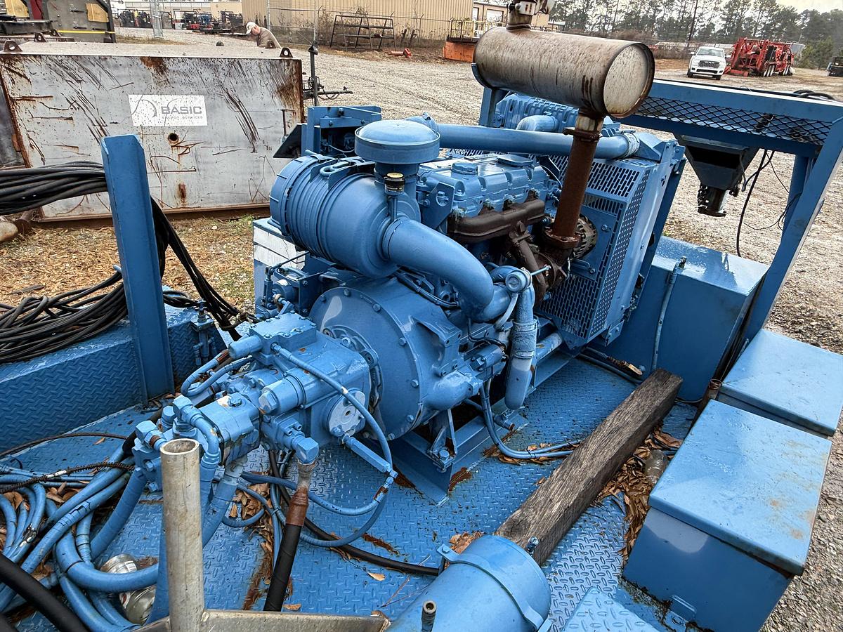 Used BOWEN 2.5 85-TON POWER SWIVEL P/B CATERPILLAR MTD ON T/A GOOSENECK TRAILER