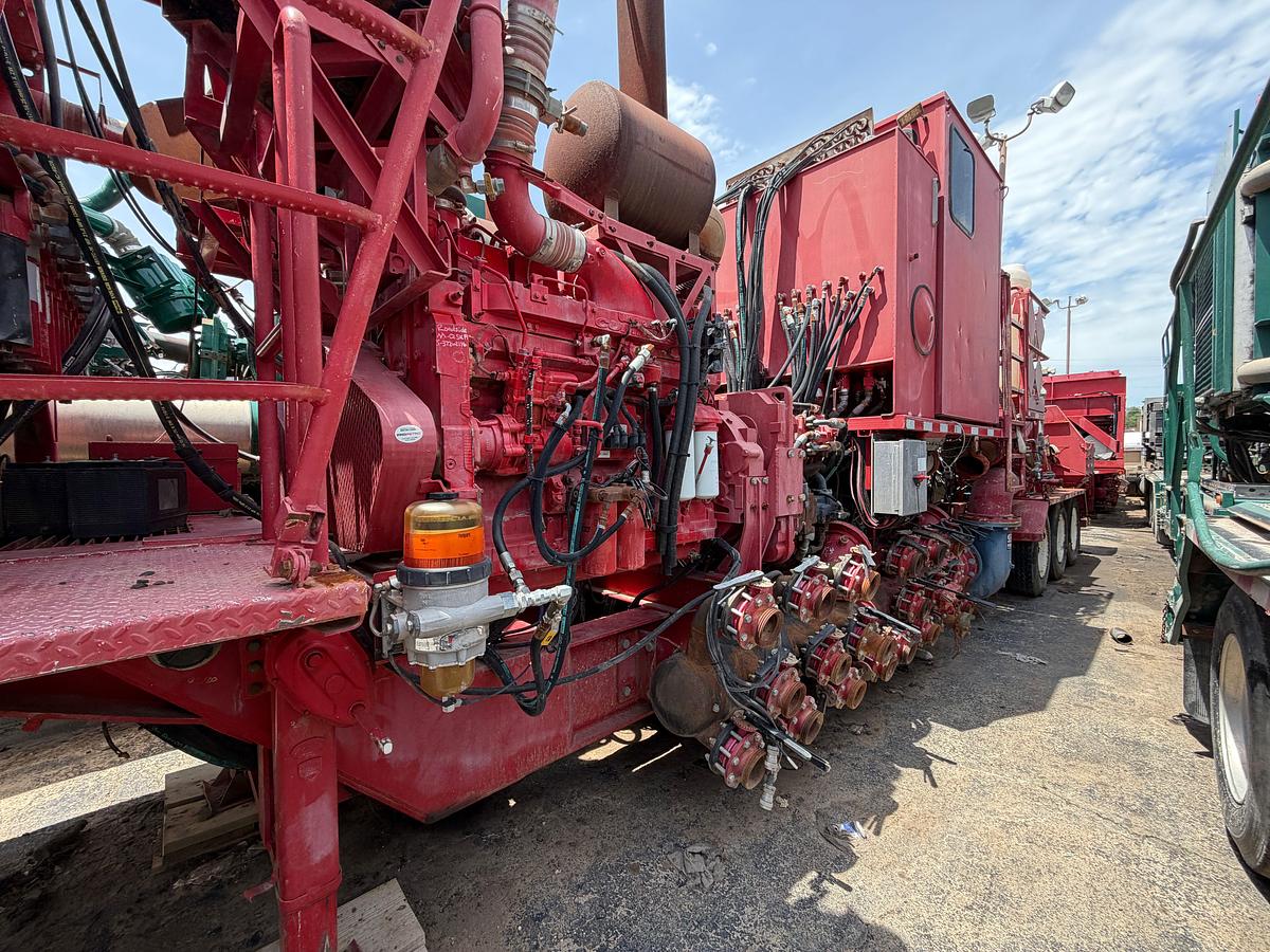 Used 2014 NOV BLENDER UNIT TRAILER