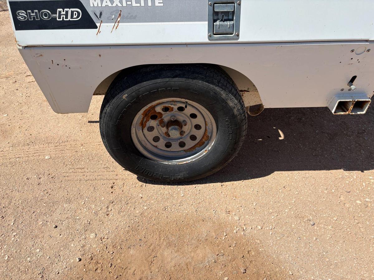 Used ALLMAND MAXI-LITE V SERIES S/A BUMPER PULL LIGHT TOWER, INOP.