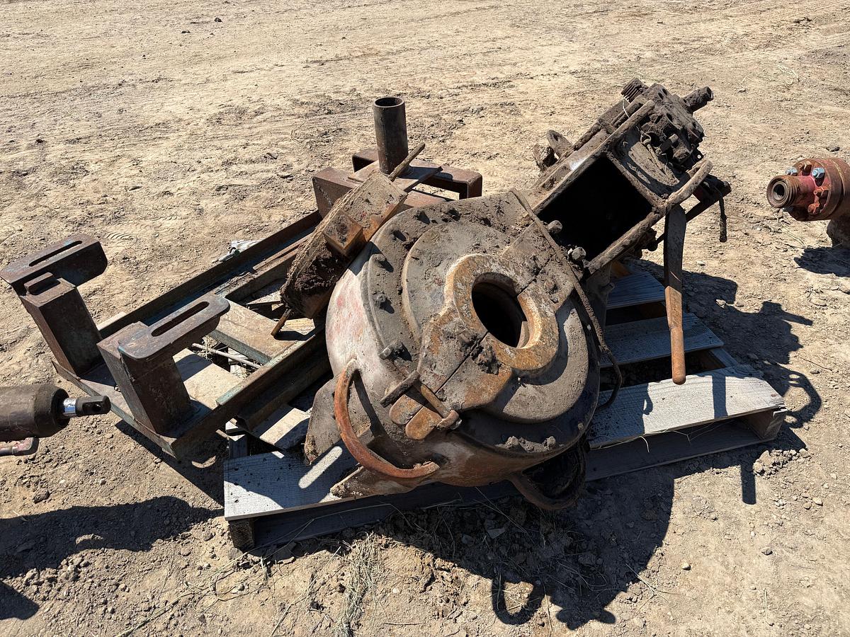 Used MAVERICK M58-60 HYD POWER TUBING TONG W/ BACK-UP, TRANSPORT SKID F/ PARTS (INCOMPLETE)