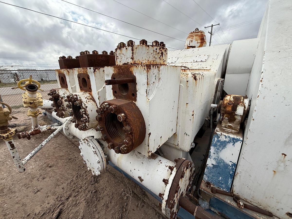 Used 2011 GARDNER DENVER PZ11 TRIPLEX DRILLING MUD PUMP P/B CATERPILLAR 3512, SKIDDED