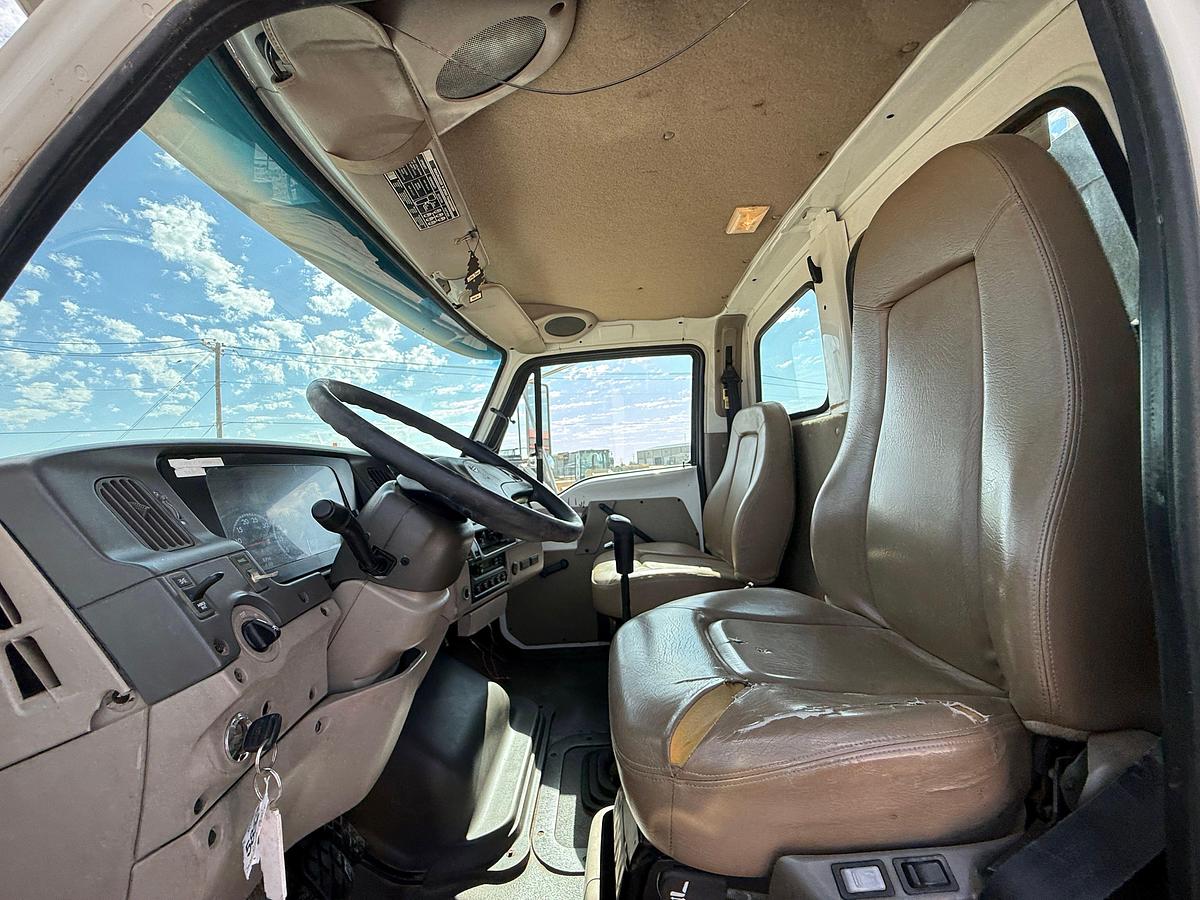 Used 2007 STERLING LT7500 SERIES T/A DAYCAB 30-TON CRANE TRUCK
