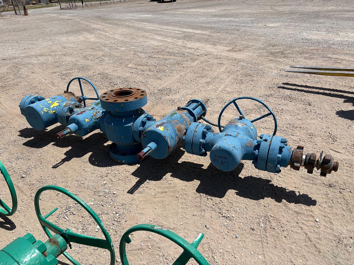 Used 7-1/16” x 4” fluid cross w/ (4) 4” 10k gate valves