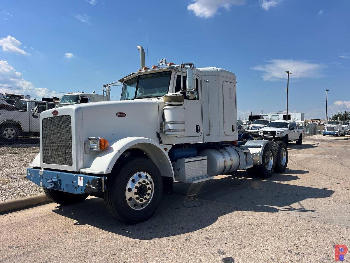 Used 2012 PETERBILT 367 T/A 36” SLEEPER TRUCK