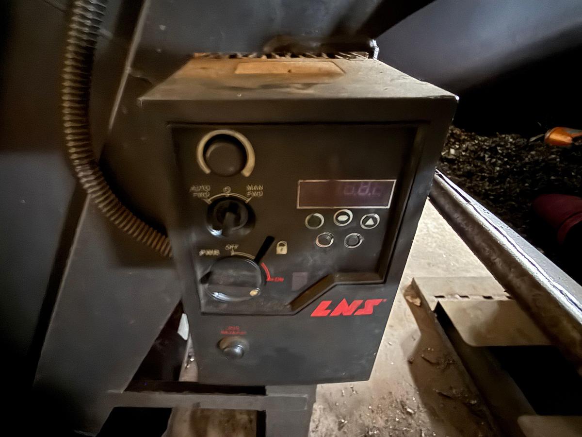 Used 2012 DOOSAN PUMA 700 CNC LATHE
