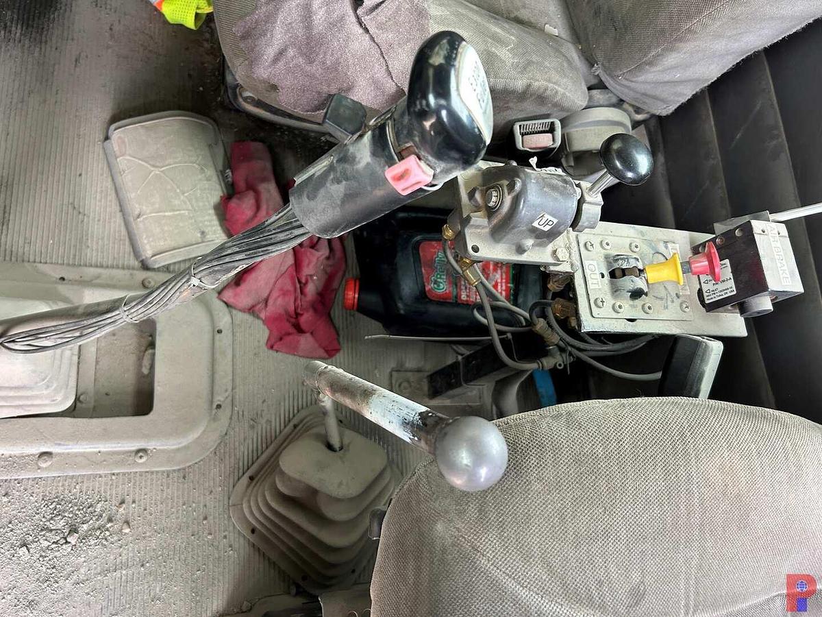 Used 2006 PETERBILT 379 TRI AXLE 45K LBS. WINCH TRUCK