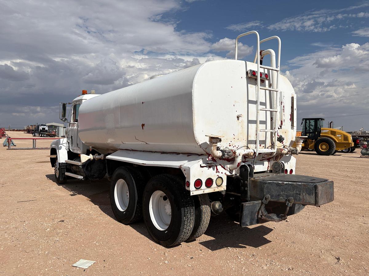 Used 1993 MACK CH613 T/A DAYCAB WATER TRUCK