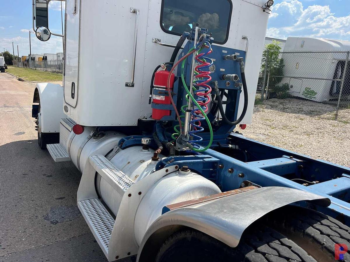 Used 2006 PETERBILT 378 T/A 36” SLEEPER TRUCK