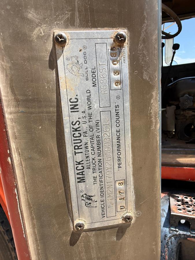 Used 1986 MACK R686ST T/A 60-BBL TRANSPORT TANK TRUCK