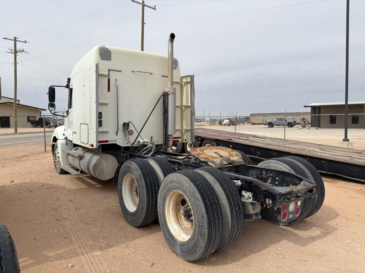 Used 2006 FREIGHTLINER COLUMBIA 120 T/A SLEEPER HAUL TRUCK