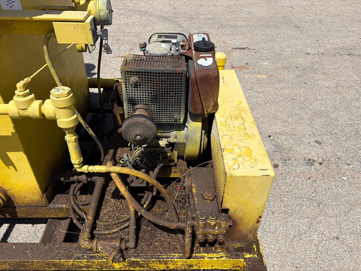 Used 4-station closing unit, skidded, turned over, did not start