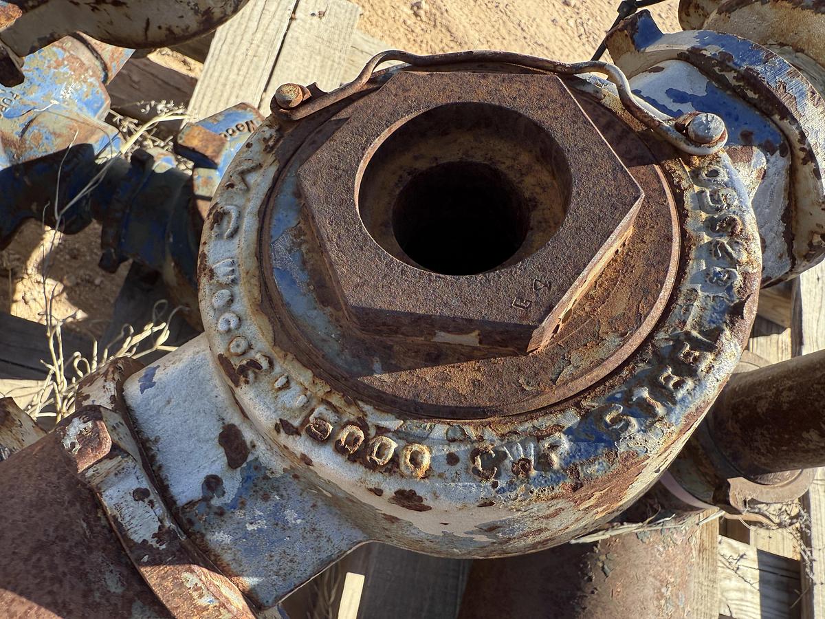 Used (3) MULTI-SIZE SINGLE PLUG CEMENT HEADS