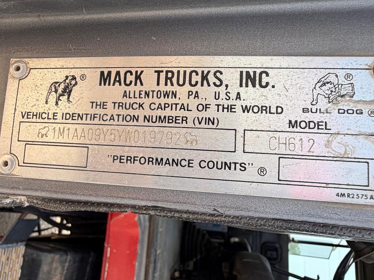 Used 2000 MACK CH612 T/A DAYCAB GIN POLE TRUCK