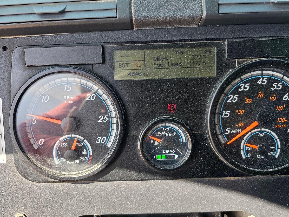 Used 2015 FREIGHTLINER CASCAIDA SLEEPER TRUCK