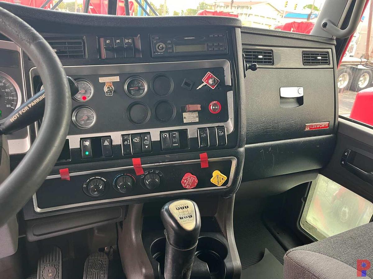 Used 2007 KENWORTH T800 T/A 36” SLEEPER TRUCK