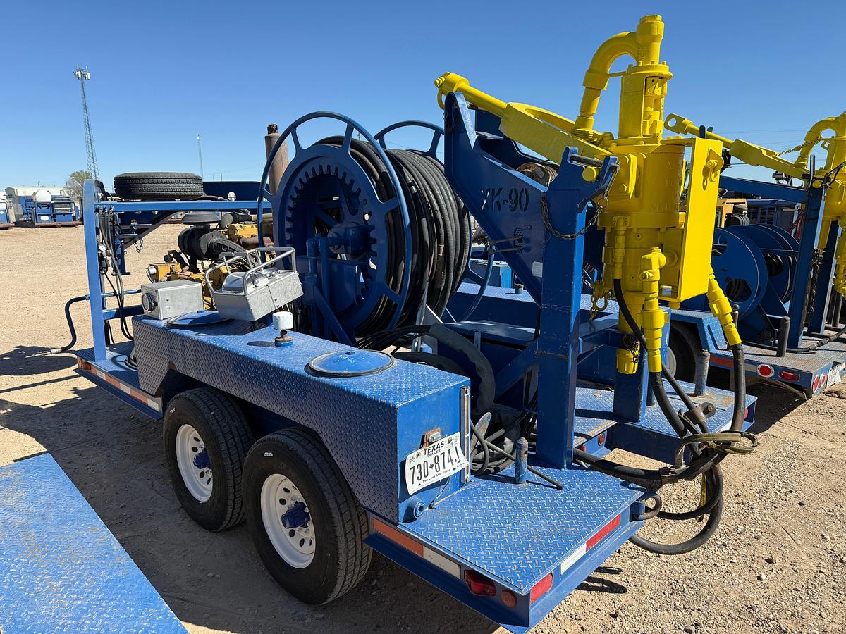 Used 2014 VENTURETECH XK-90 TON POWER SWIVEL MTD ON 2014 VTNR T/A GOOSENECK TRAILER