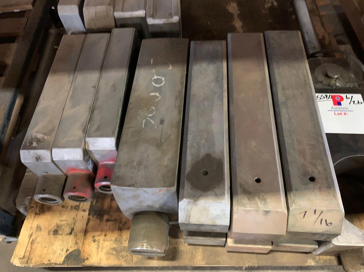 Used (12) 7 1/16 Valve Gates