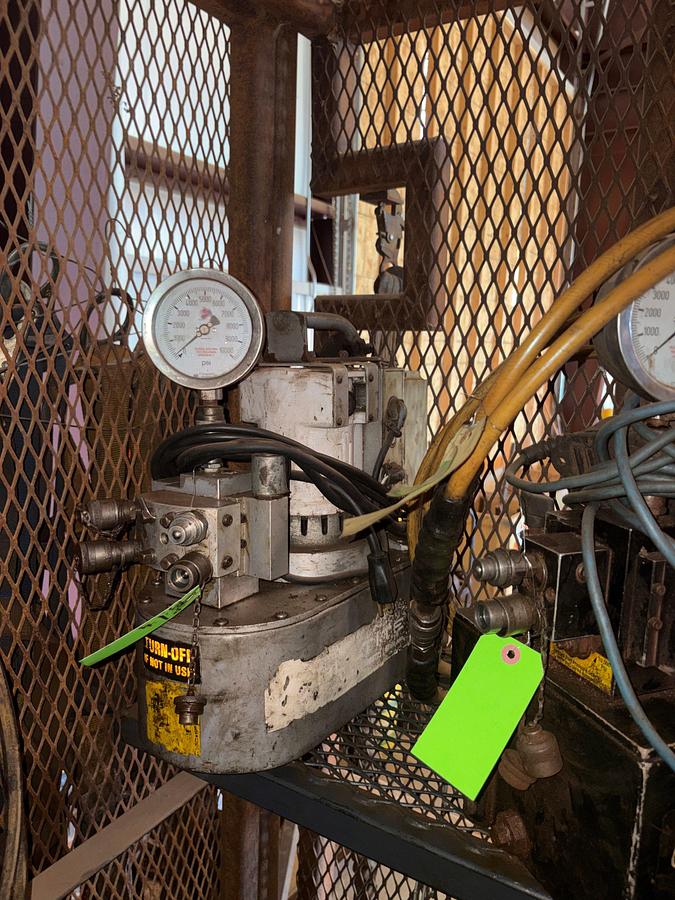 Used Global bolting technologies 10k psi hydraulic power pack
