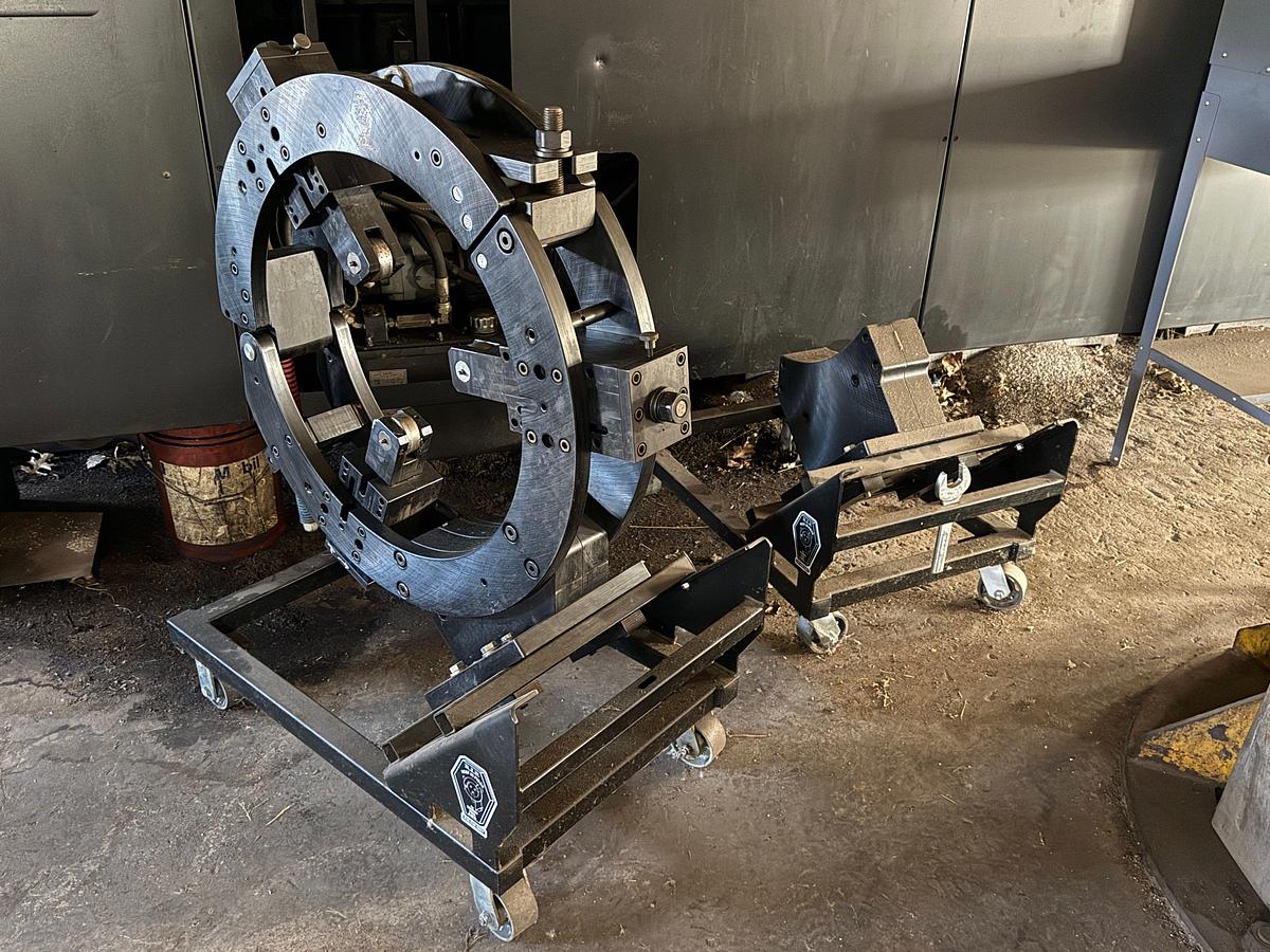 Used SCHMIDT TOOL & MFG REST IN PIECE 26”ID STEADY REST F/ LATHE