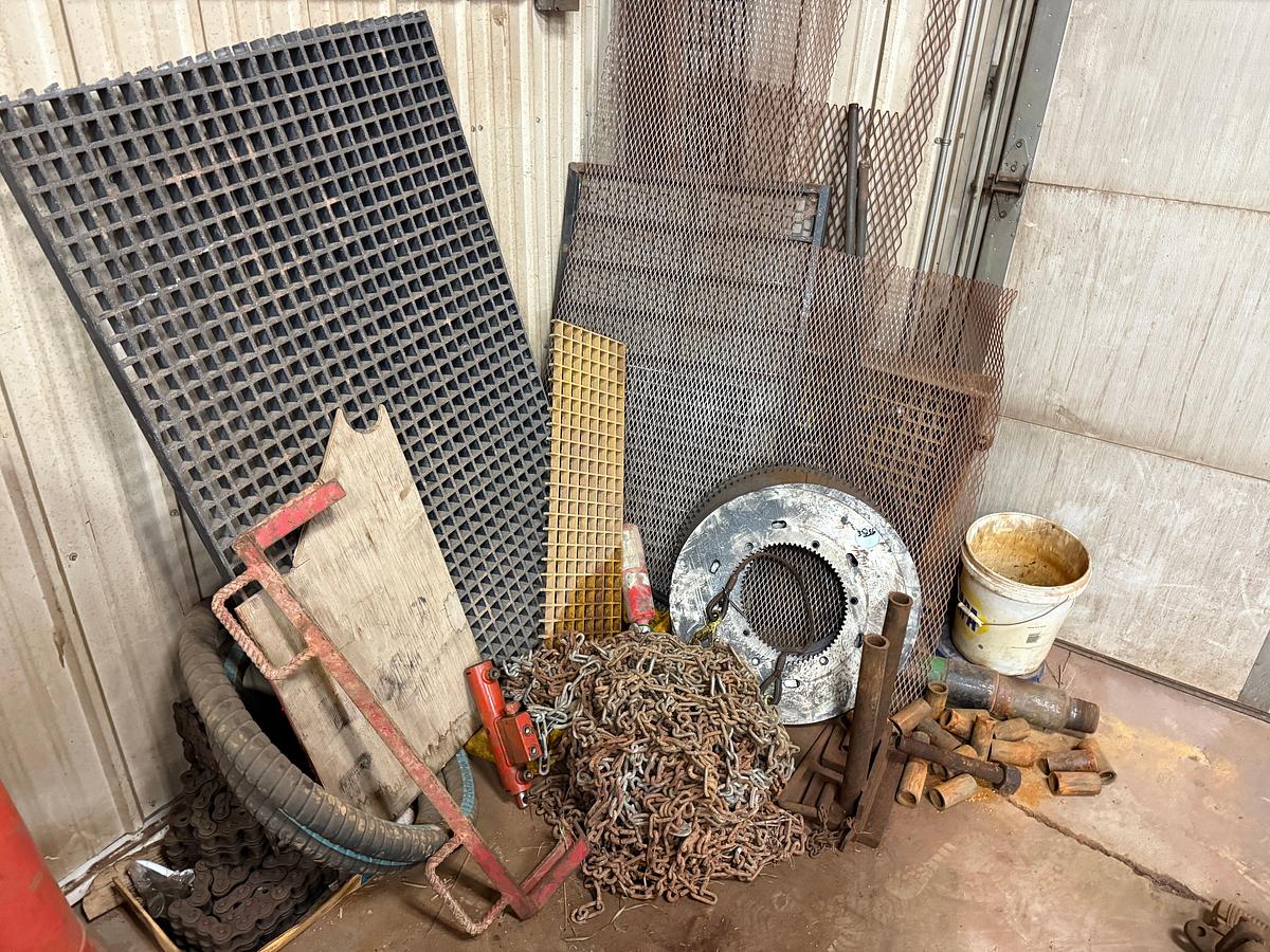 Used CORNER SECTION OF 24” CLUTCH PLATES, CHAINS, EXPANDED METAL, GRATING, ROD COUPLERS, & 120-ROLLER CHAIN