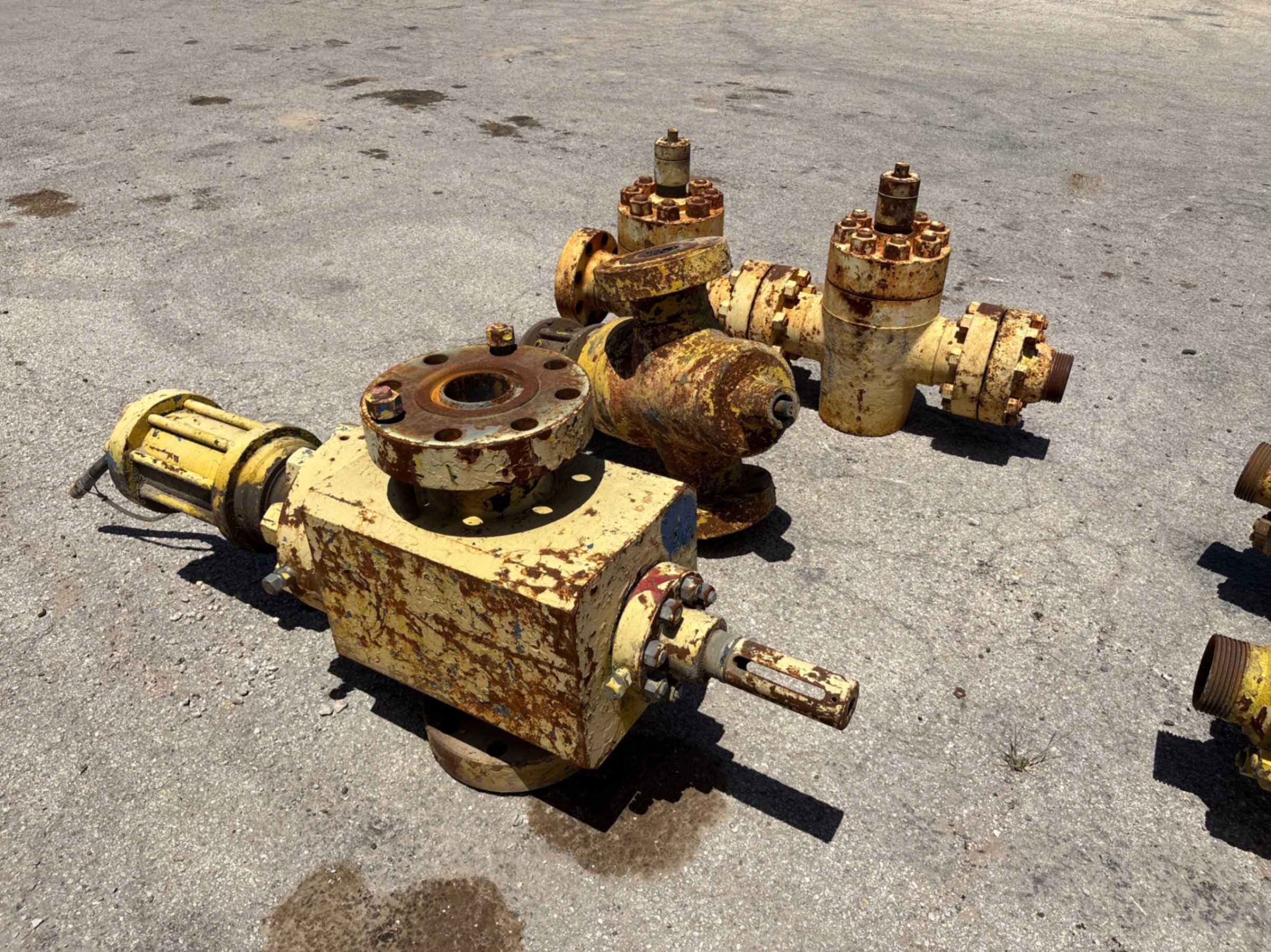 Used (4x$) (4) 4-1/16” 10k gate valves