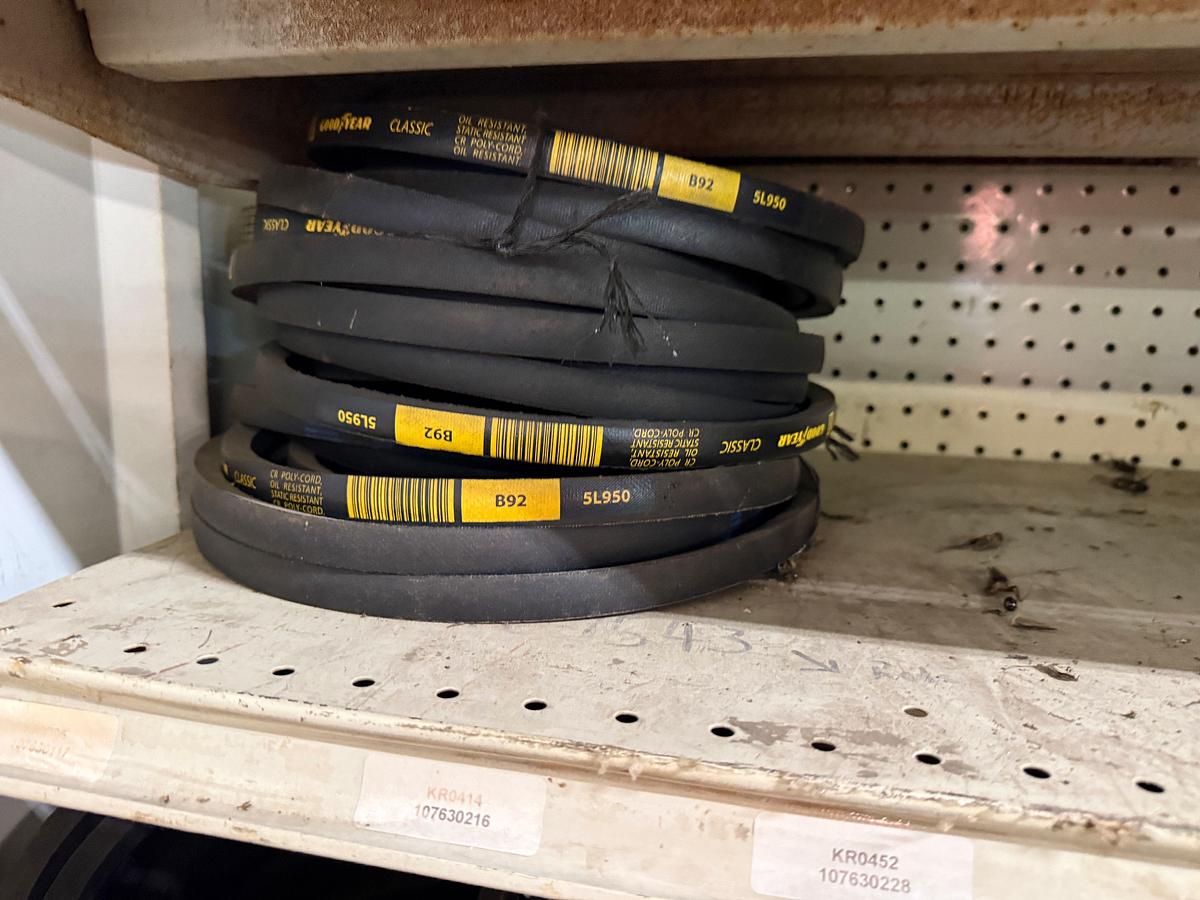 Used SECTION OF (150+) MOSTLY GOODYEAR B-SECTION BELTS SIZE RANGE B62 THRU B225