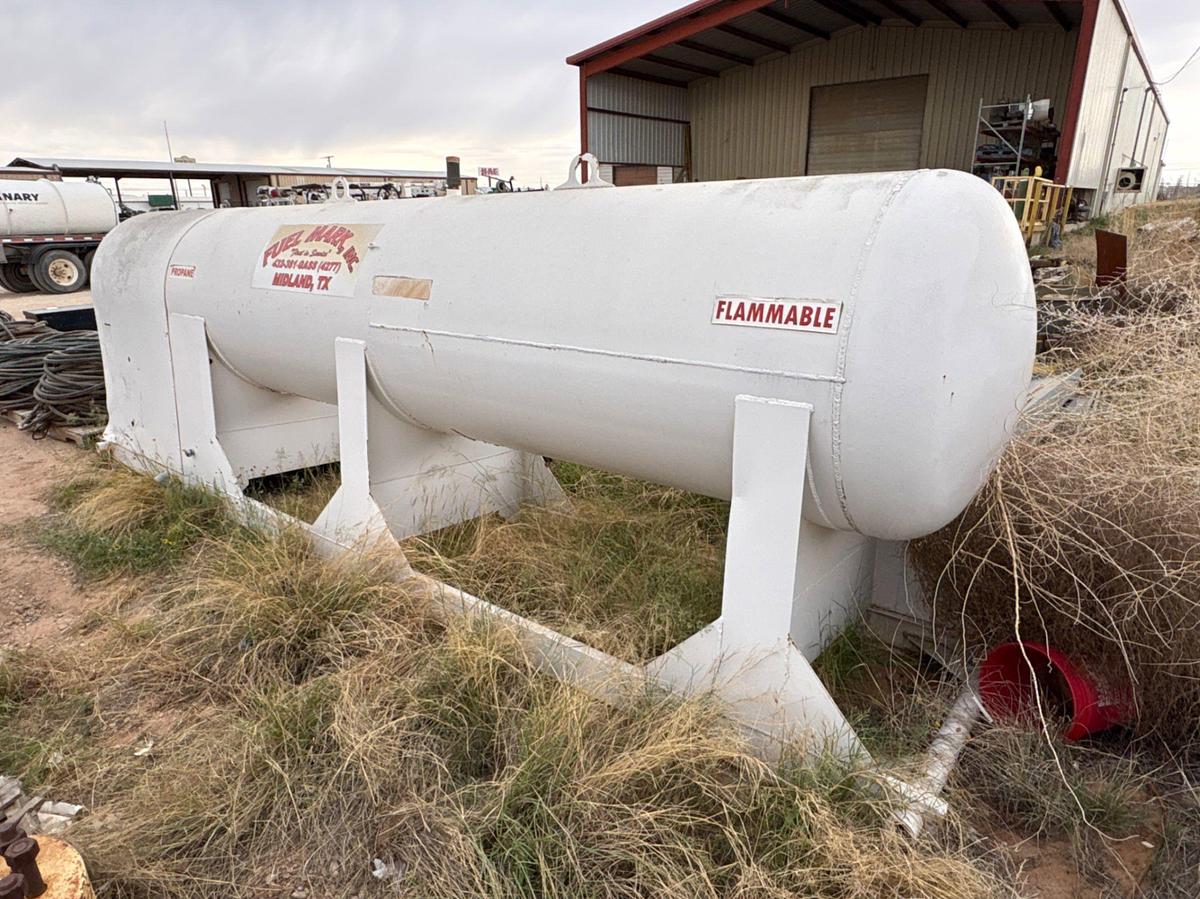 Used 18’ x 3.5’ x 70” 1,000 gallon propane tank, skidded