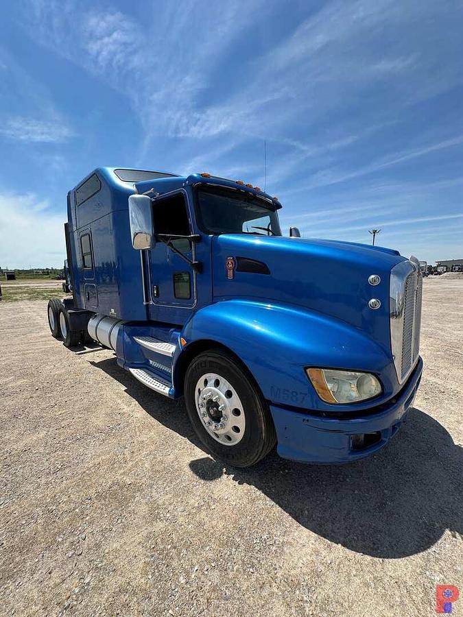Used 2012 KENWORTH T 660 T/A SLEEPER TRUCK