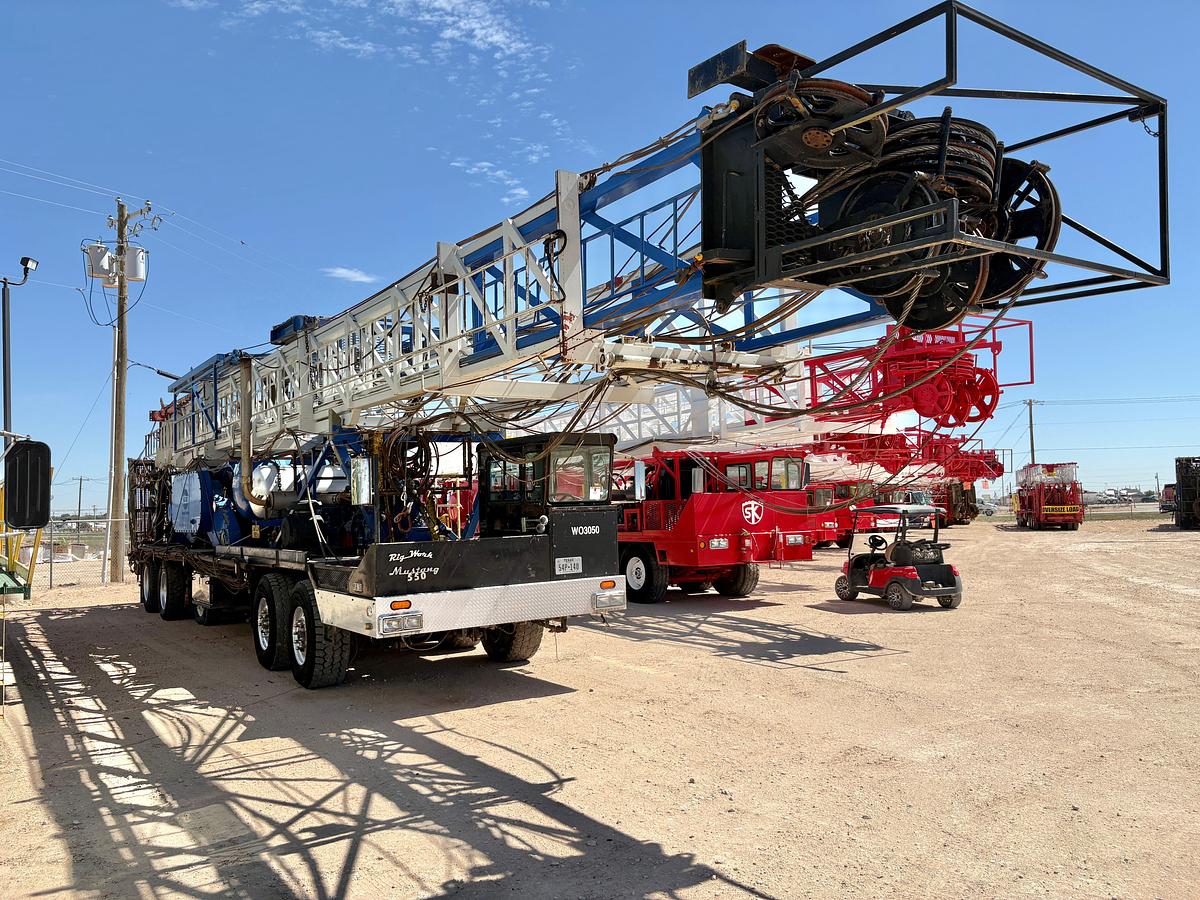 Used 2012 RIG WORKS MUSTANG 550 4-AXLE WELL SERVICE RIG (104'x275K MAST)(INOPERABLE)