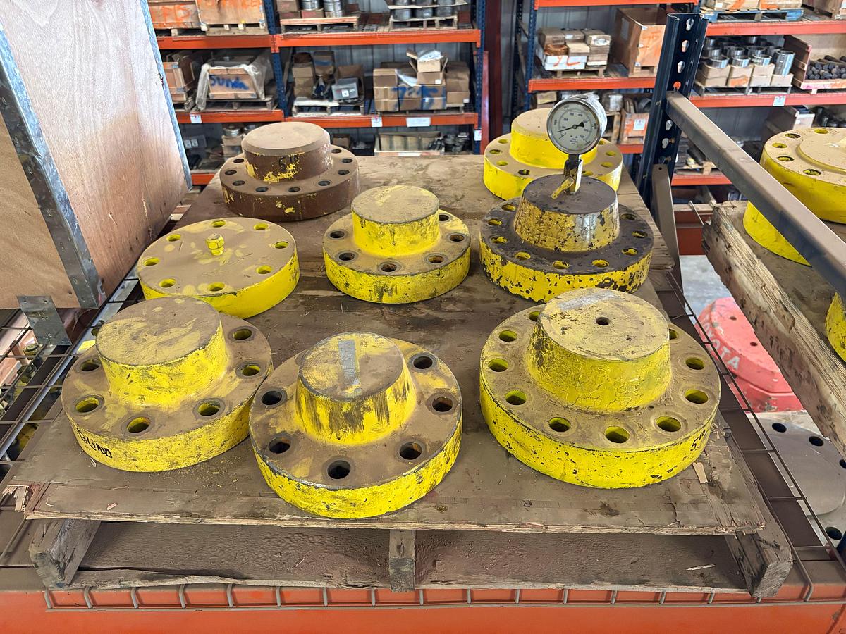 Used (4 shelves) of assorted single stud adapters, 4” to 7” spools, hydraulic valve actuators, etc