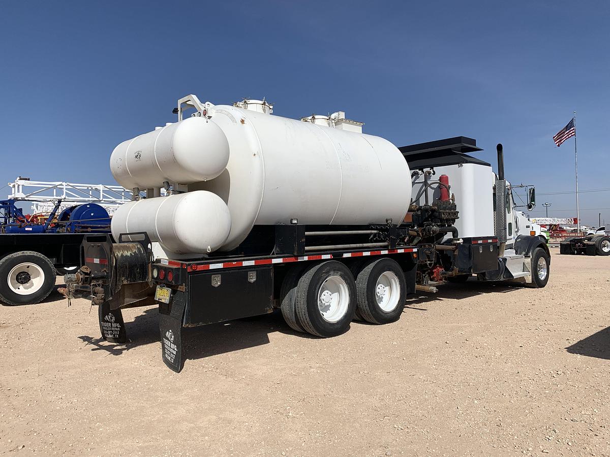 Used 2015 KENWORTH T800 T/A DAYCAB HOT OIL TRUCK