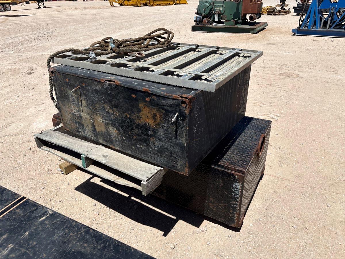 Used 6’ x 32” x 20” toolbox & 3.5’ x 3’ x 1.5’ toolbox