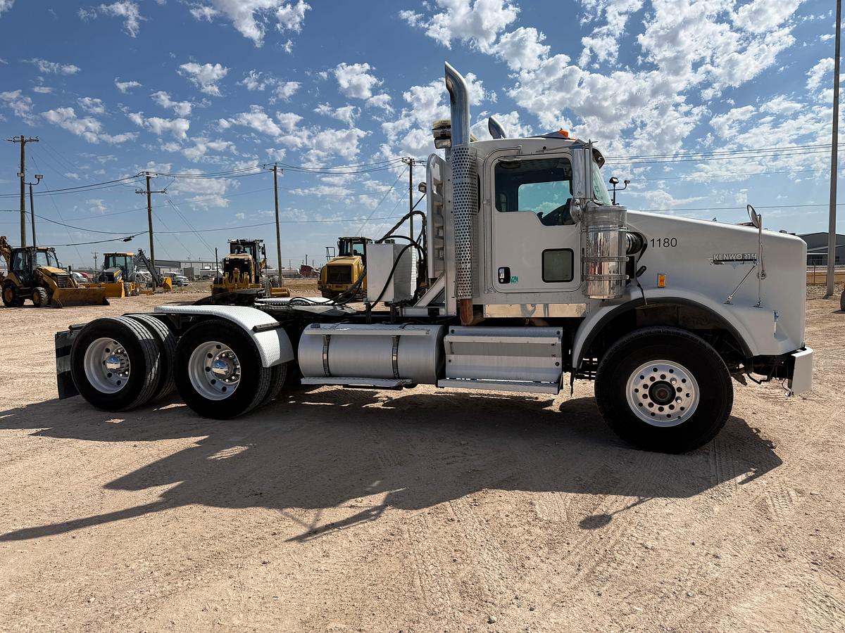 Used 2008 KENWORTH T800 T/A DAYCAB HAUL TRUCK