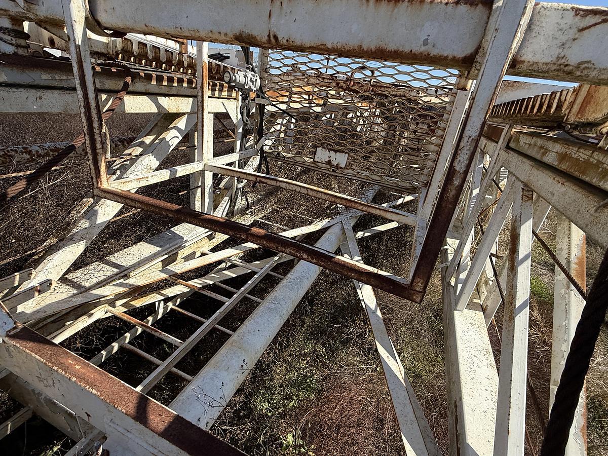 Used 2004 DRILLING STRUCTURES INT’l LANCO 104’-240K LBS DERRICK & Y-BASE