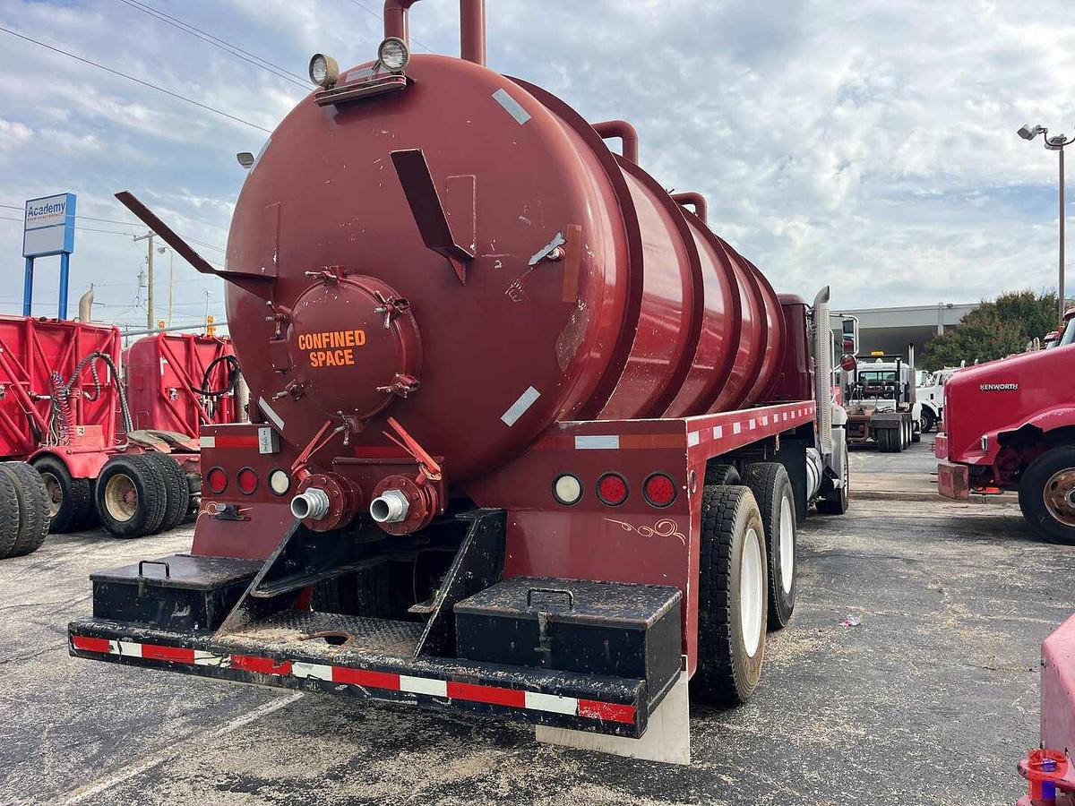 Used 2013 MACK GRANITE T/A 80 BBL VACUUM TRUCK