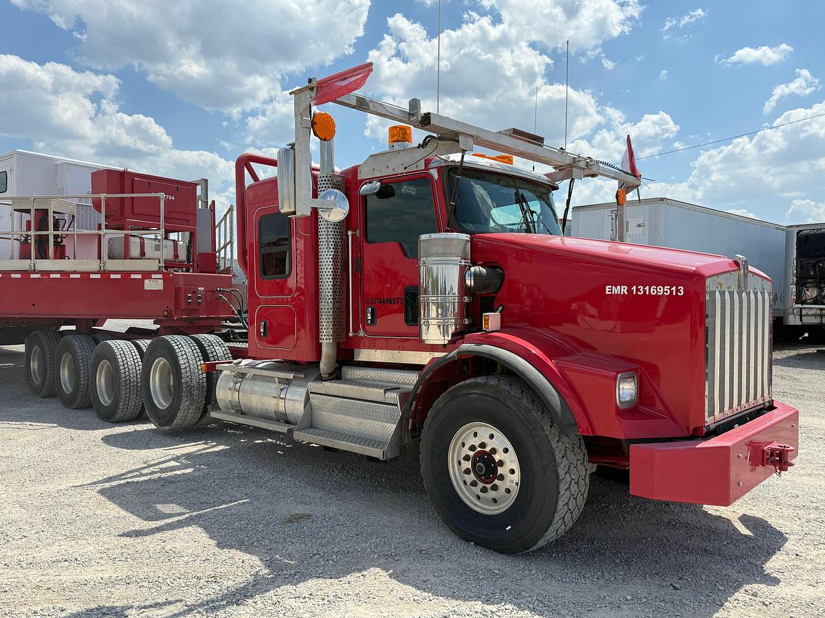 Used 2019 KENWORTH T800 TRI-DRIVE W/ PUSHER HEAVY HAUL TRUCK
