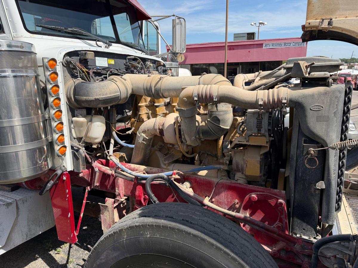 Used 1999 Peterbilt 379 T/A Slick Back Winch Truck