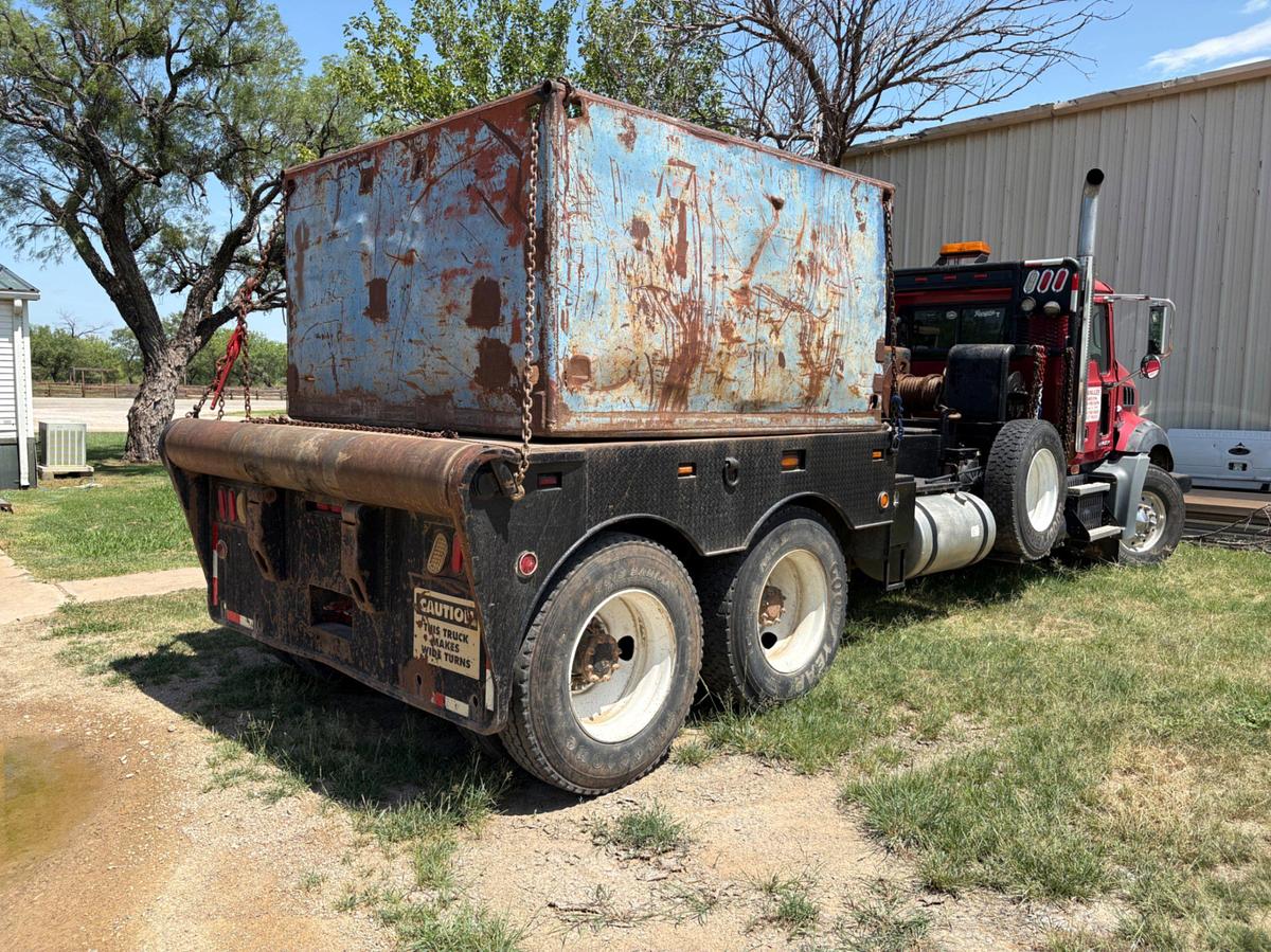 Used 2009 MACK GRANITE T/A DAYCAB WINCH BED TRUCK