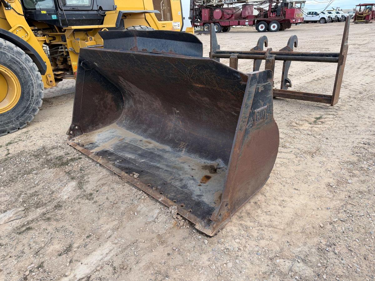 Used CAT Quick Attach Bucket & Forks F/ Wheel Loader